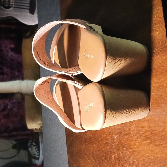 Universal Thread Sandals - Picture 3 of 6